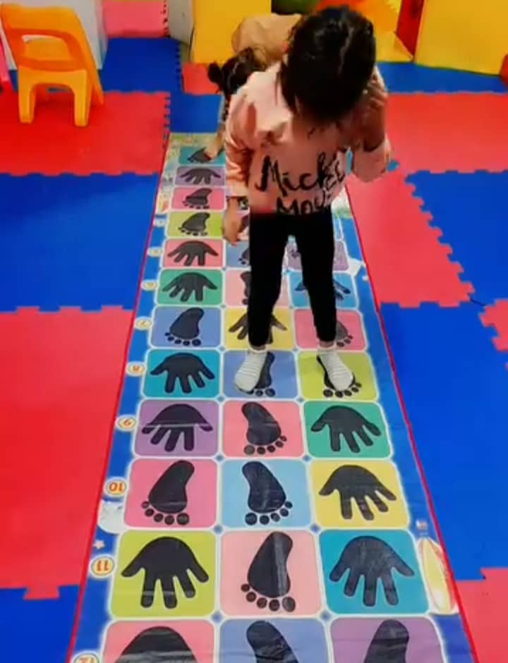 خانه بازی کلبه شکلاتی در رفسنجان